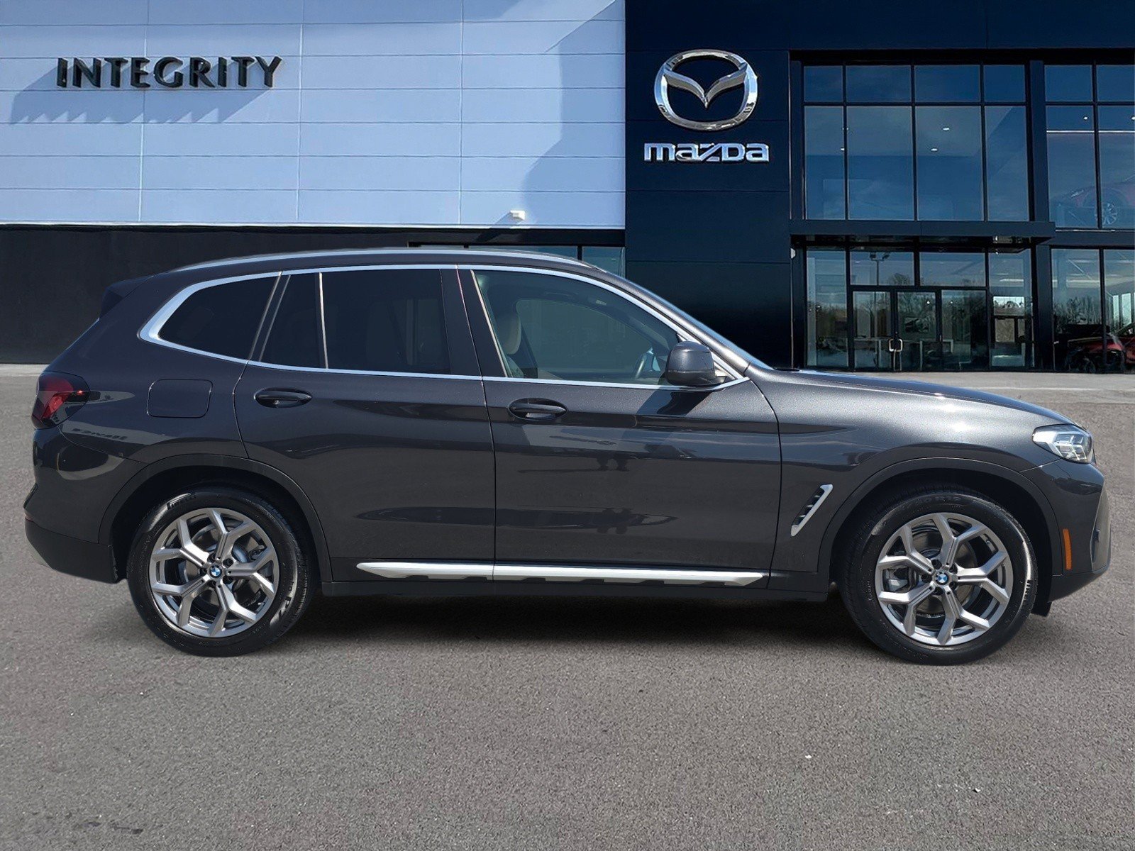 Used 2023 BMW X3 xDrive30i w/ Convenience Package image 3