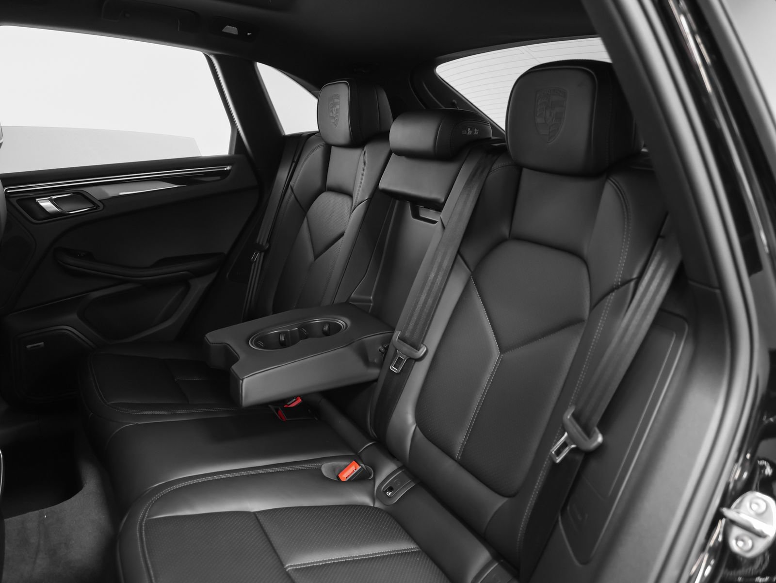 New 2026 Porsche Macan Turbo AWD/4WD image 45