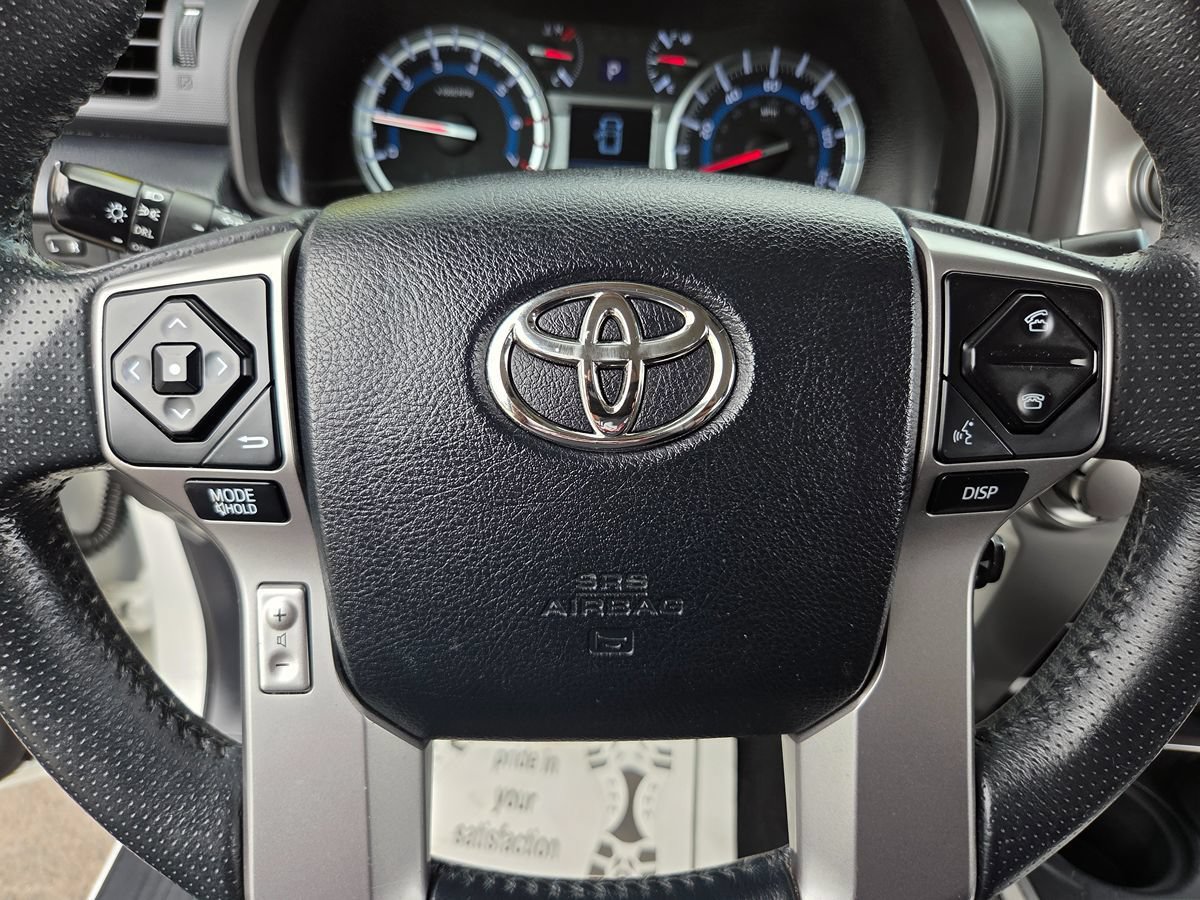 Used 2018 Toyota 4Runner SR5 AWD/4WD image 40