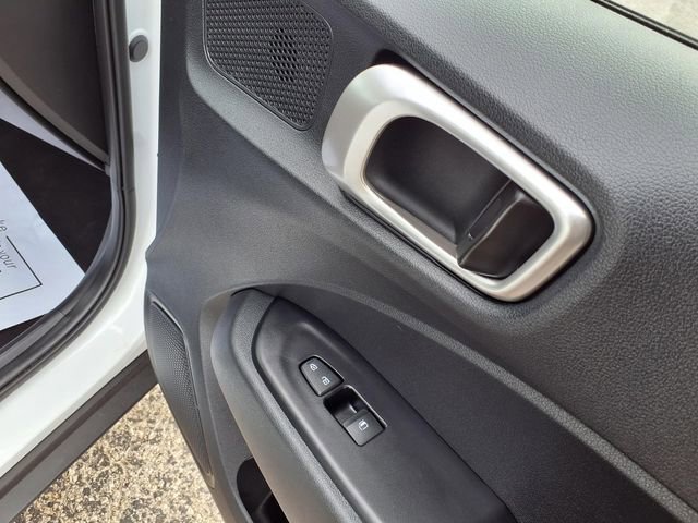 Used 2025 Hyundai Venue SEL image 71