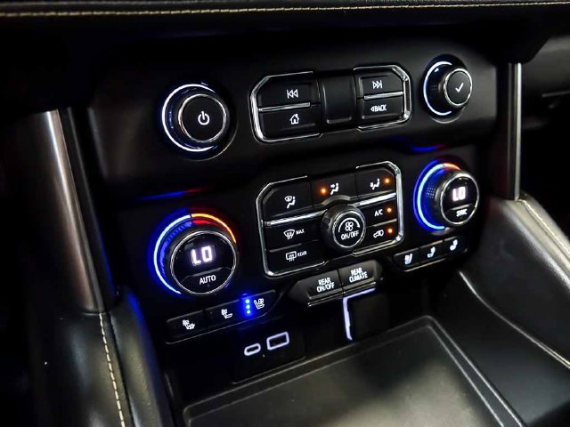 Used 2021 Chevrolet Tahoe Premier w/ Premium Package AWD/4WD image 29