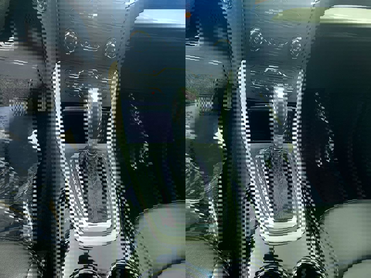 Used 2018 Ford Edge SEL w/ Equipment Group 201A image 16