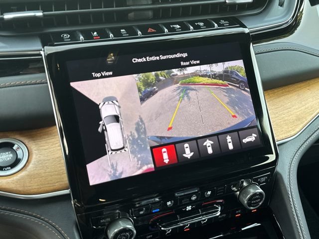 Certified 2022 Jeep Grand Cherokee Summit AWD/4WD image 36