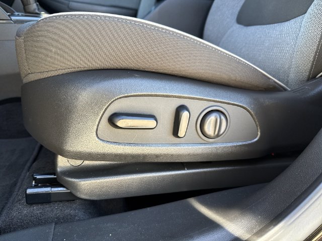 Used 2023 Chevrolet TrailBlazer LT FWD image 18
