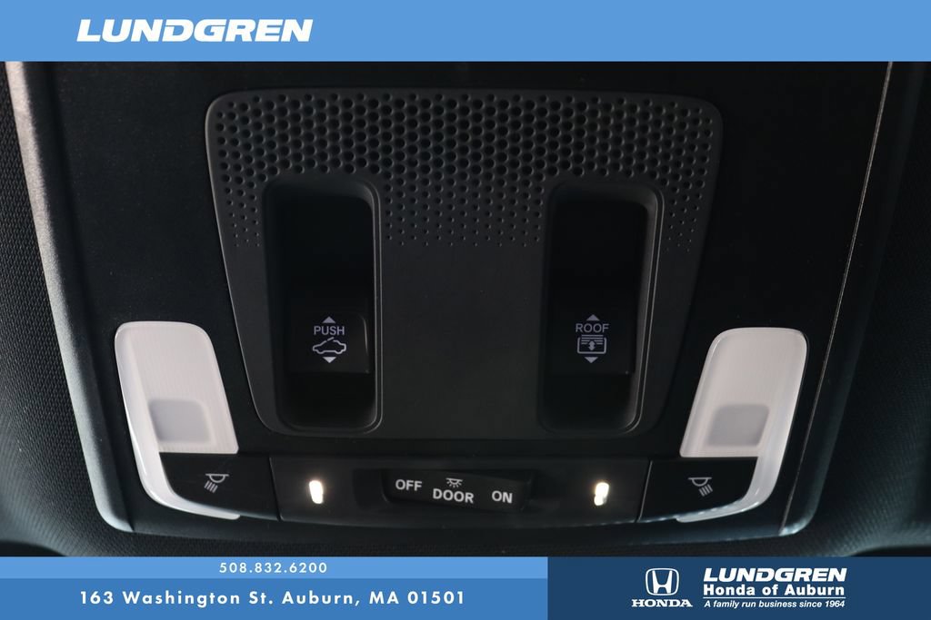 Used 2025 Honda Pilot TrailSport image 30
