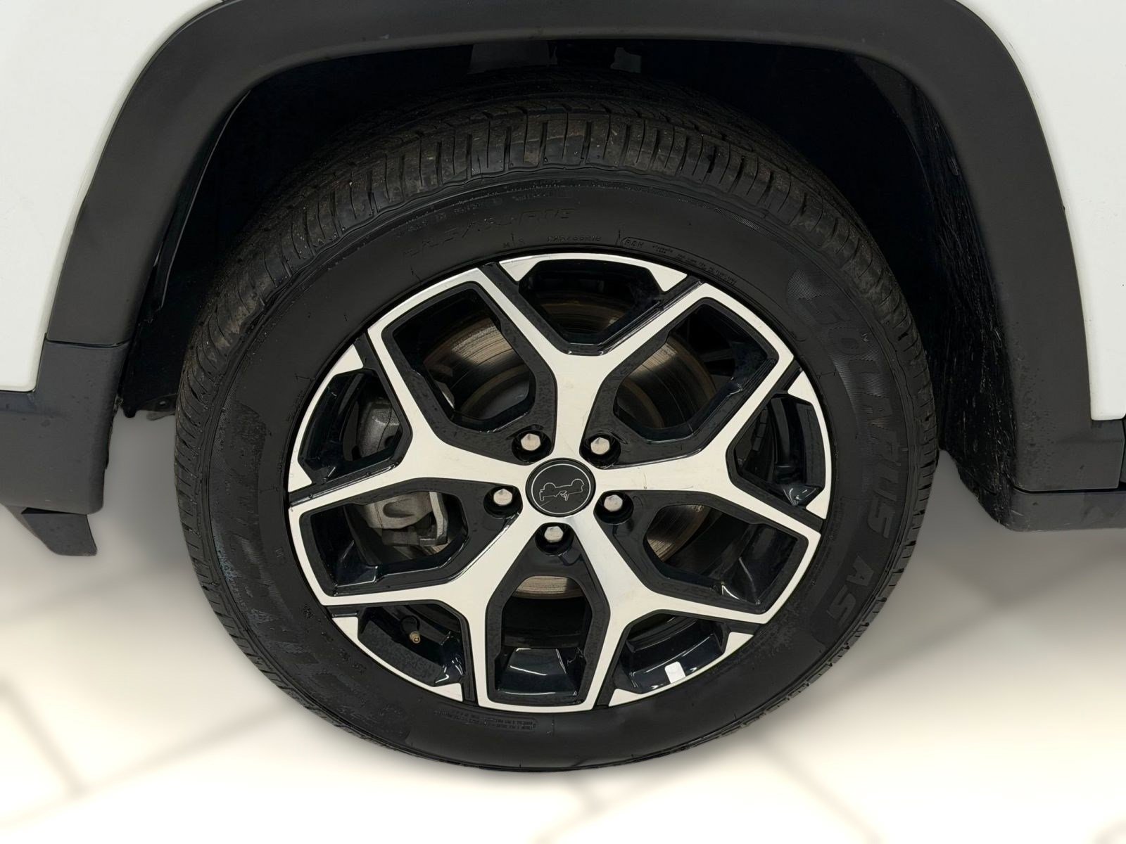 Used 2025 Jeep Compass Limited image 9