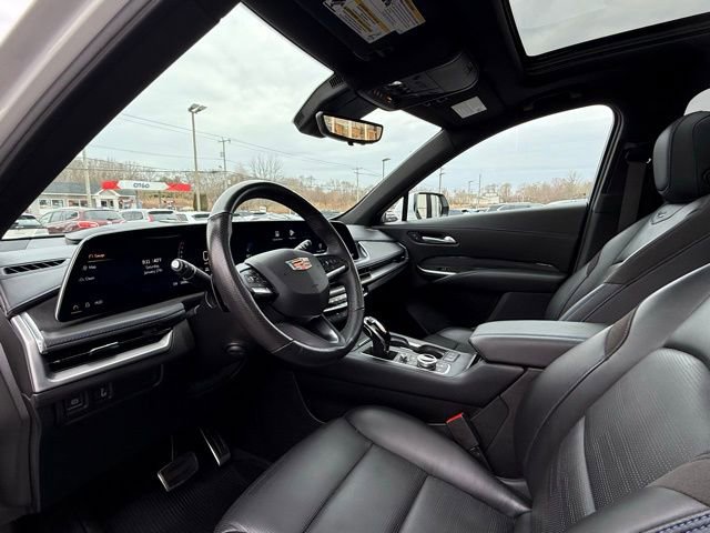Used 2024 Cadillac XT4 Sport image 17