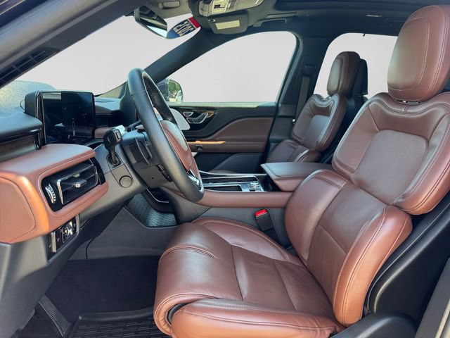 Used 2025 Lincoln Aviator Reserve w/ Equipment Group 201A AWD/4WD image 9