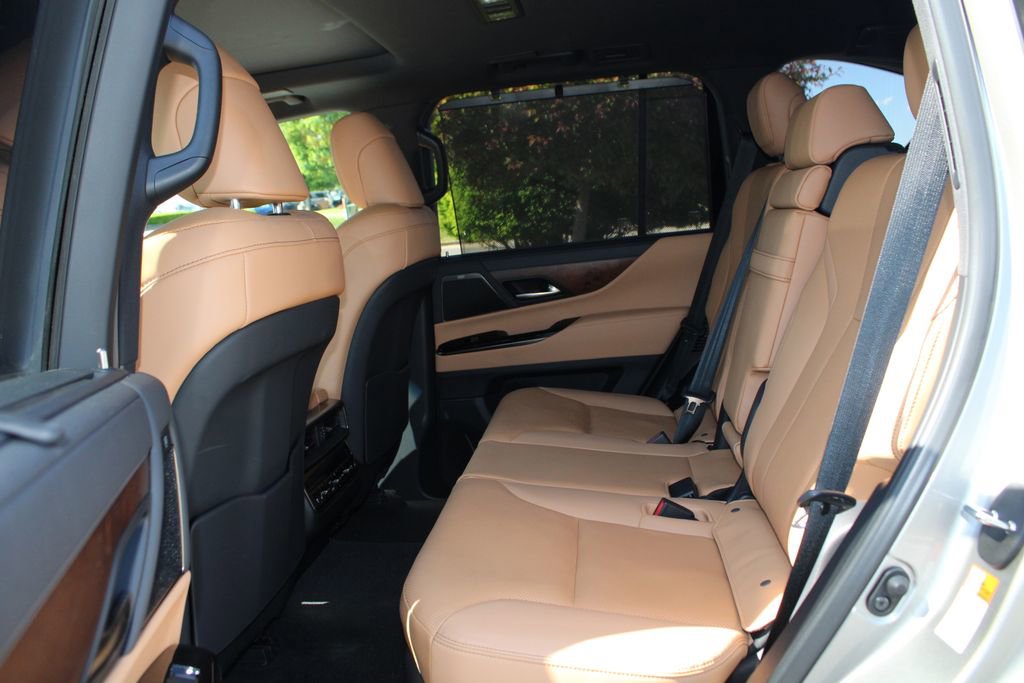 Used 2023 Lexus LX 600 4WD w/ Appearance Package image 14