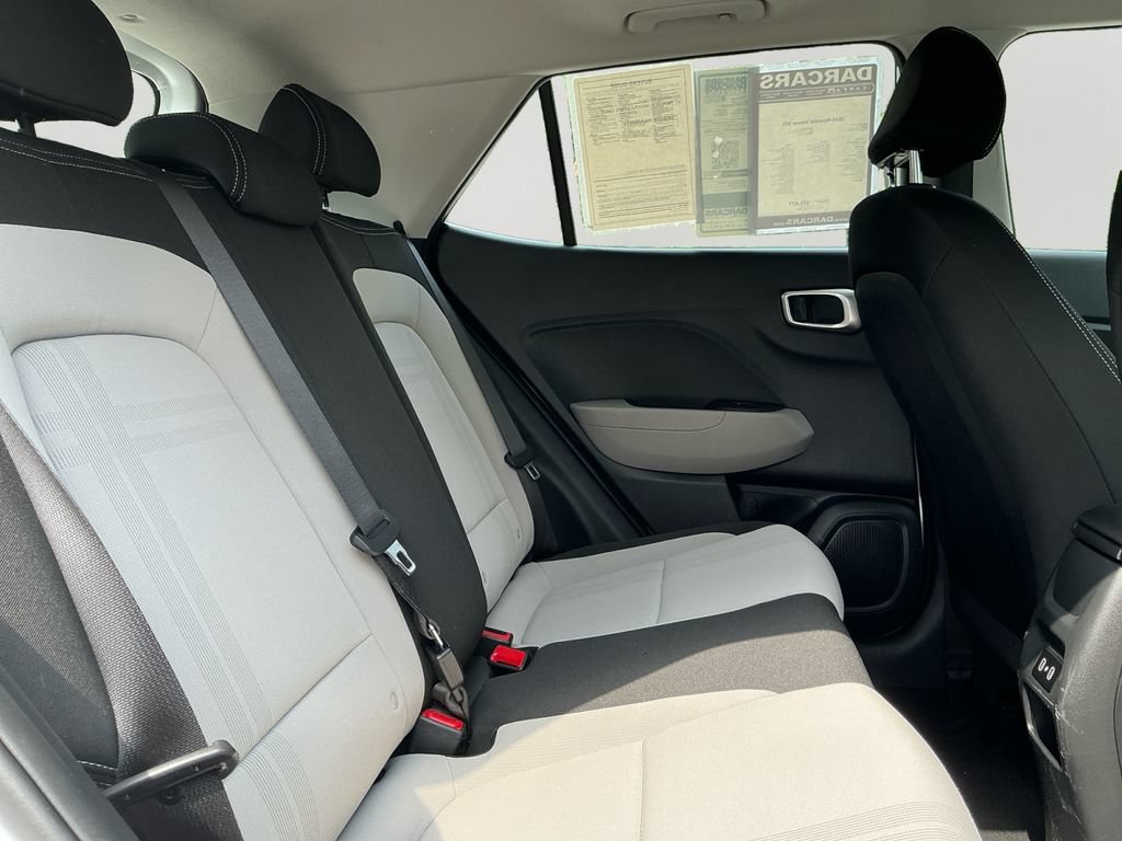 Used 2025 Hyundai Venue SEL FWD image 13