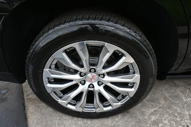 Used 2021 GMC Yukon Denali w/ Denali Ultimate Package AWD/4WD image 12