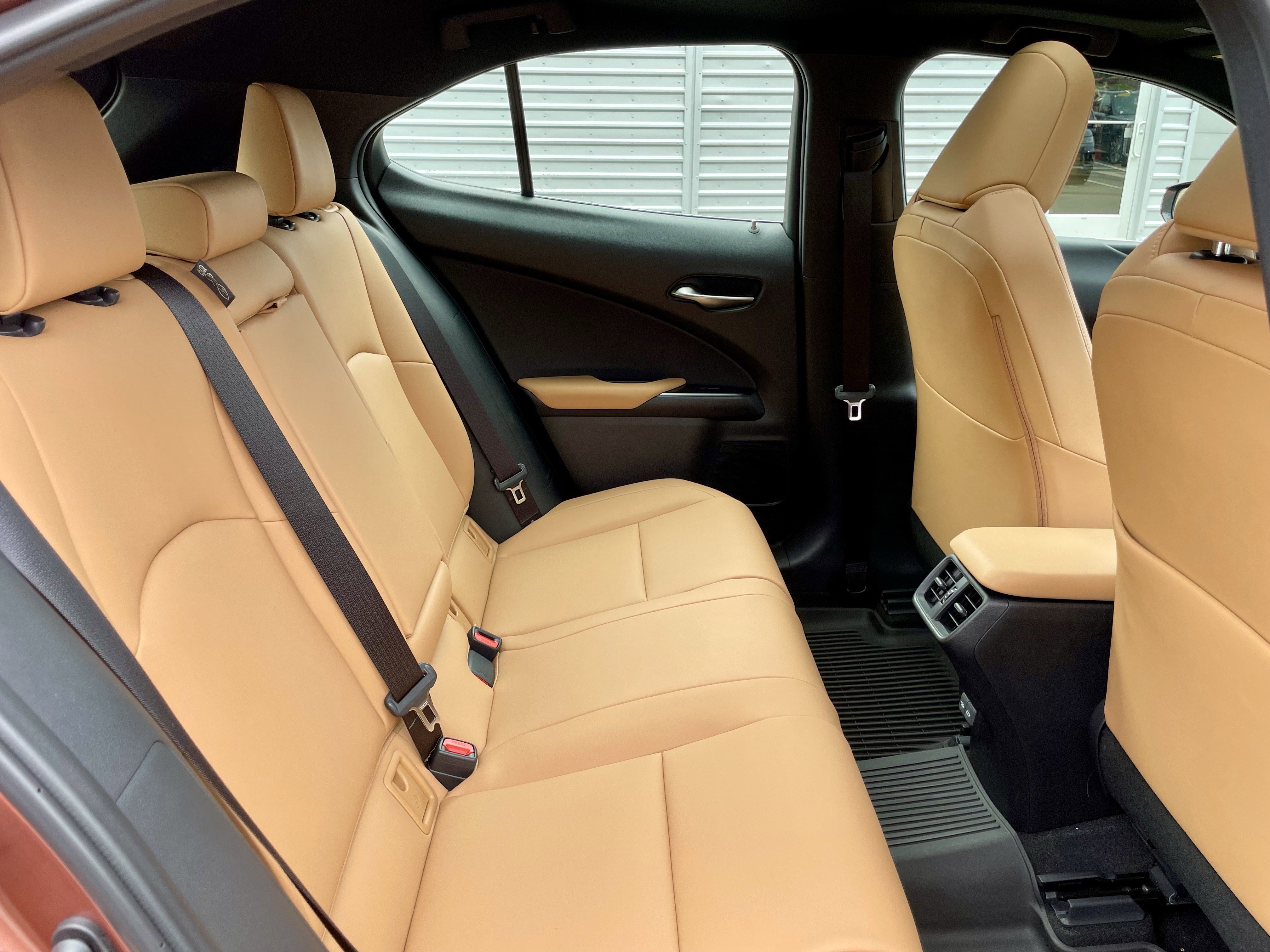 Used 2025 Lexus UX 300h AWD image 31