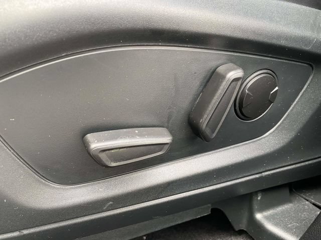 Used 2024 Ford Explorer XLT w/ Equipment Group 202A AWD/4WD image 18