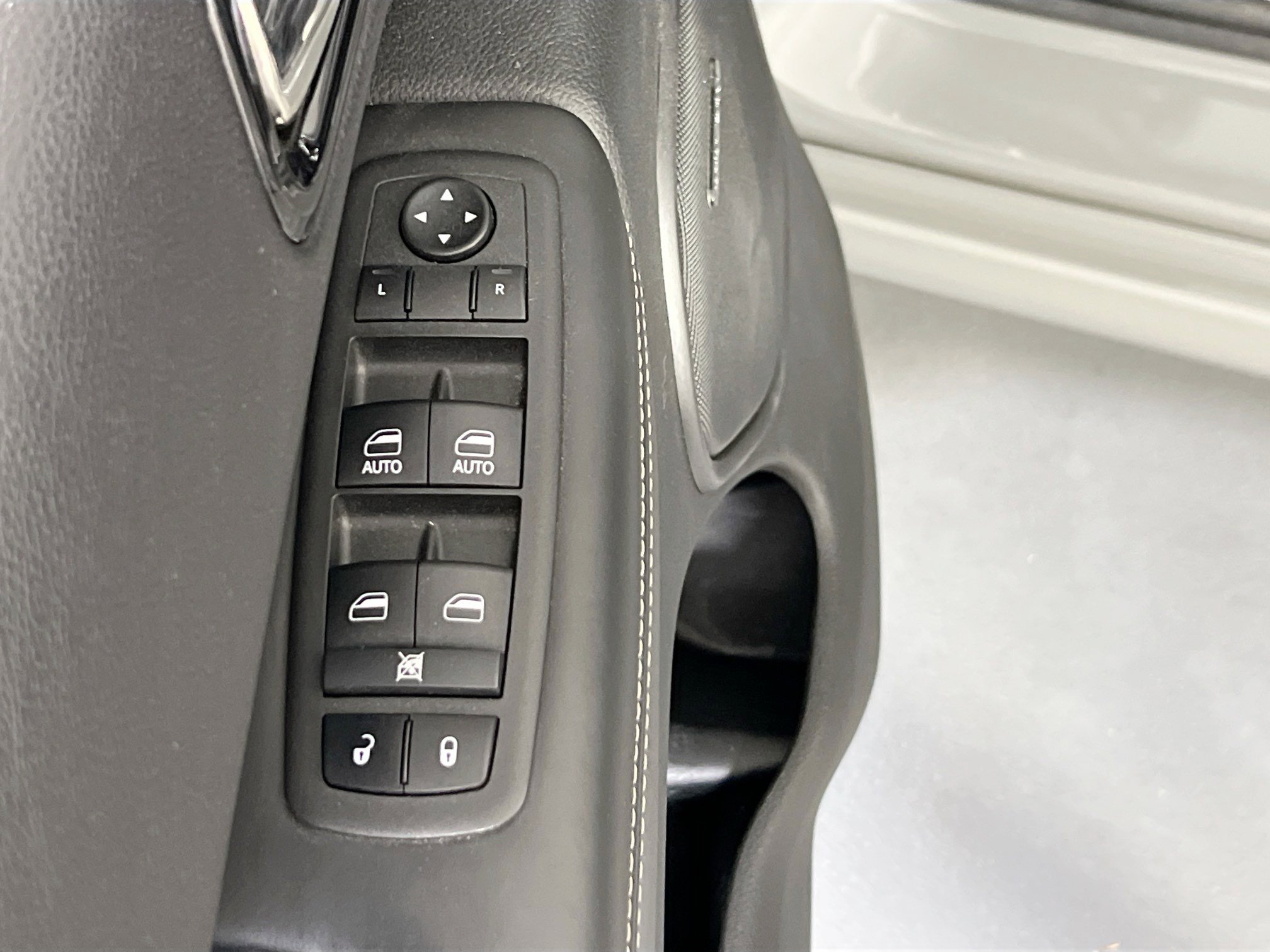 Used 2022 Dodge Durango SRT w/ Black Package AWD/4WD image 17