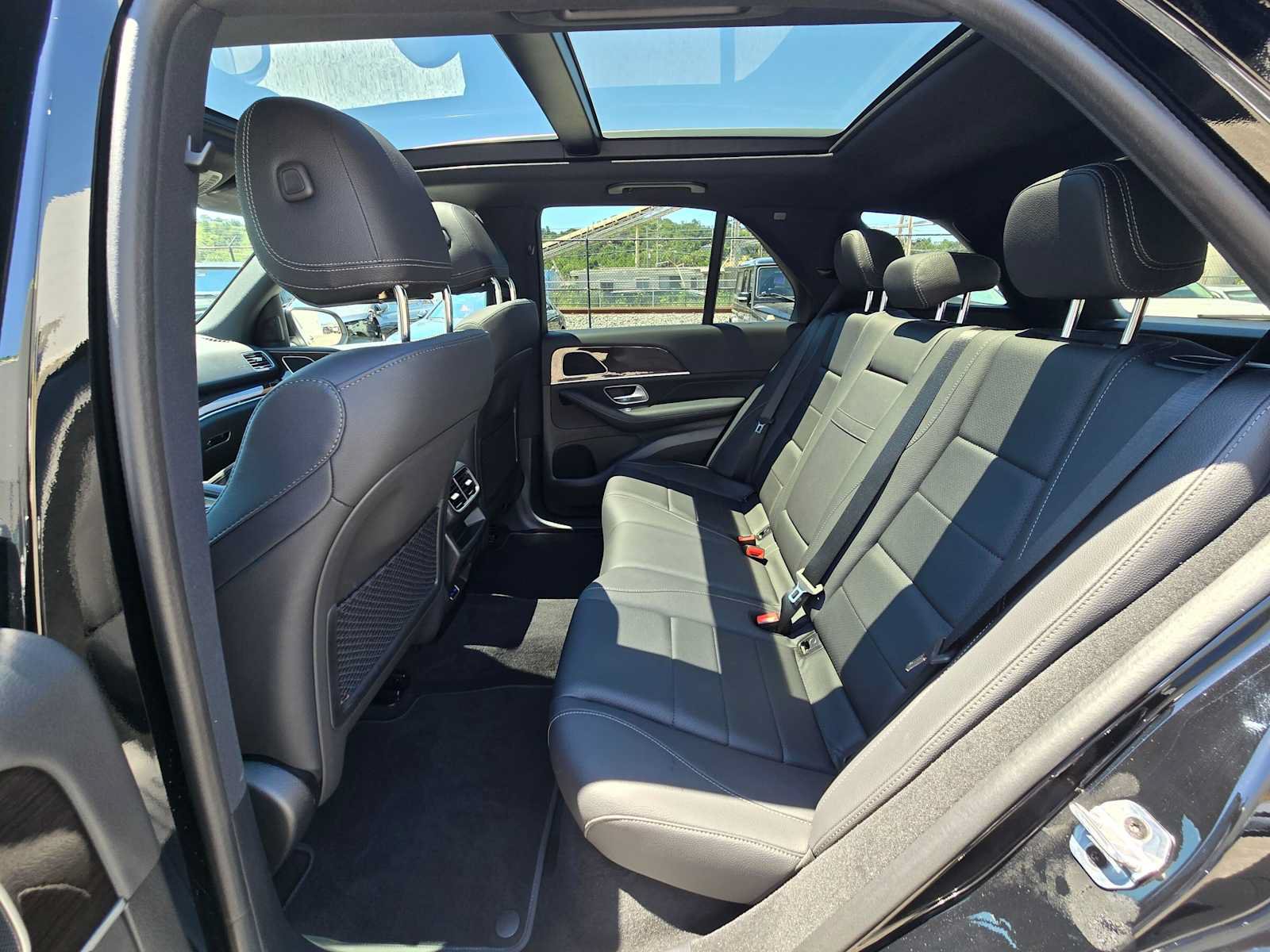 Used 2025 Mercedes-Benz GLE 450e 4MATIC image 17