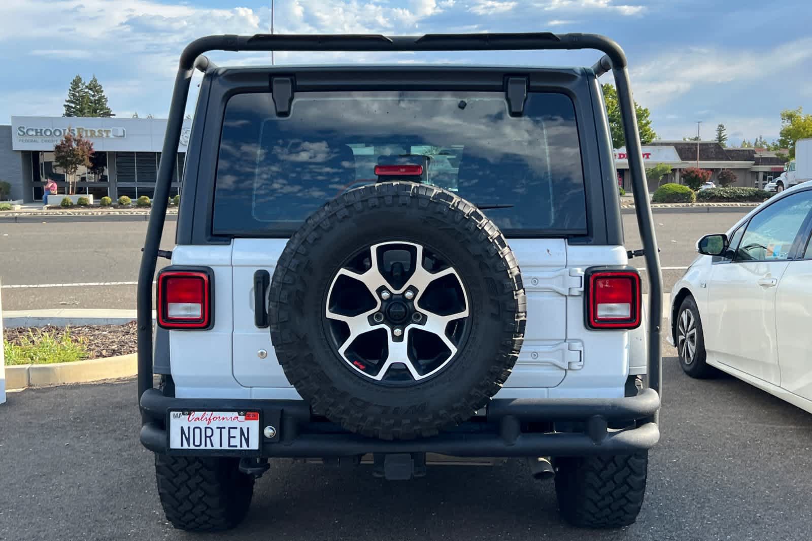 Used 2018 Jeep Wrangler Unlimited Sport AWD/4WD image 5