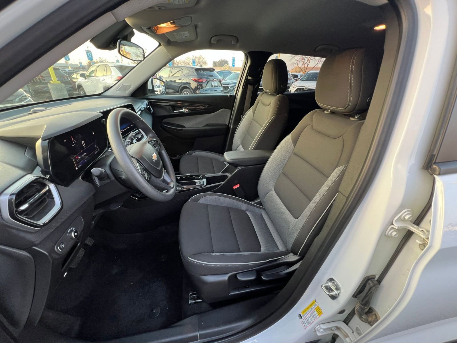 Used 2025 Chevrolet TrailBlazer LT image 24