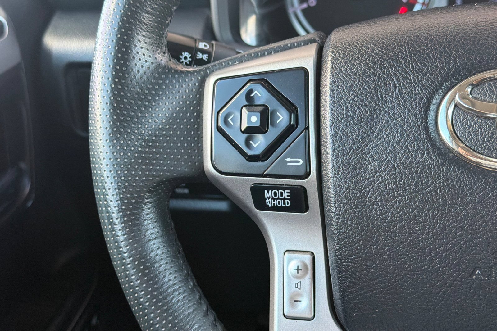 Used 2019 Toyota 4Runner Limited AWD/4WD image 30