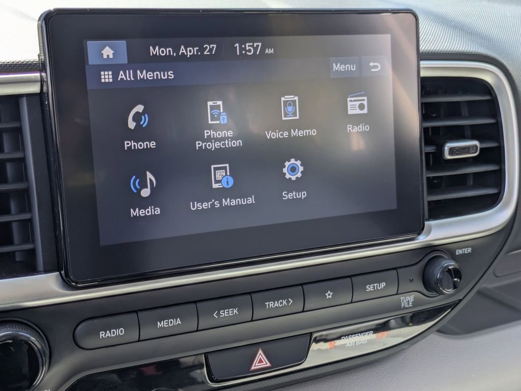 Used 2025 Hyundai Venue SEL FWD image 21