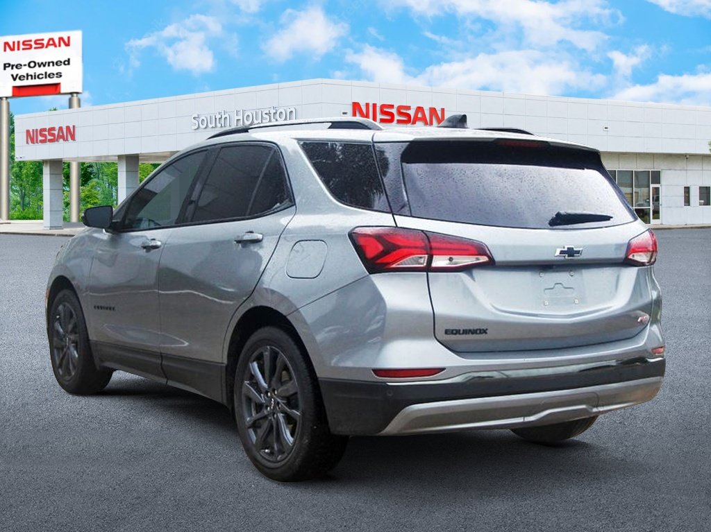 Used 2023 Chevrolet Equinox RS w/ RS Leather Package FWD image 3