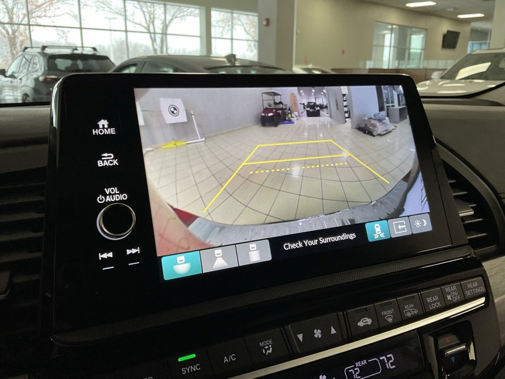 Used 2025 Honda Odyssey Elite image 17