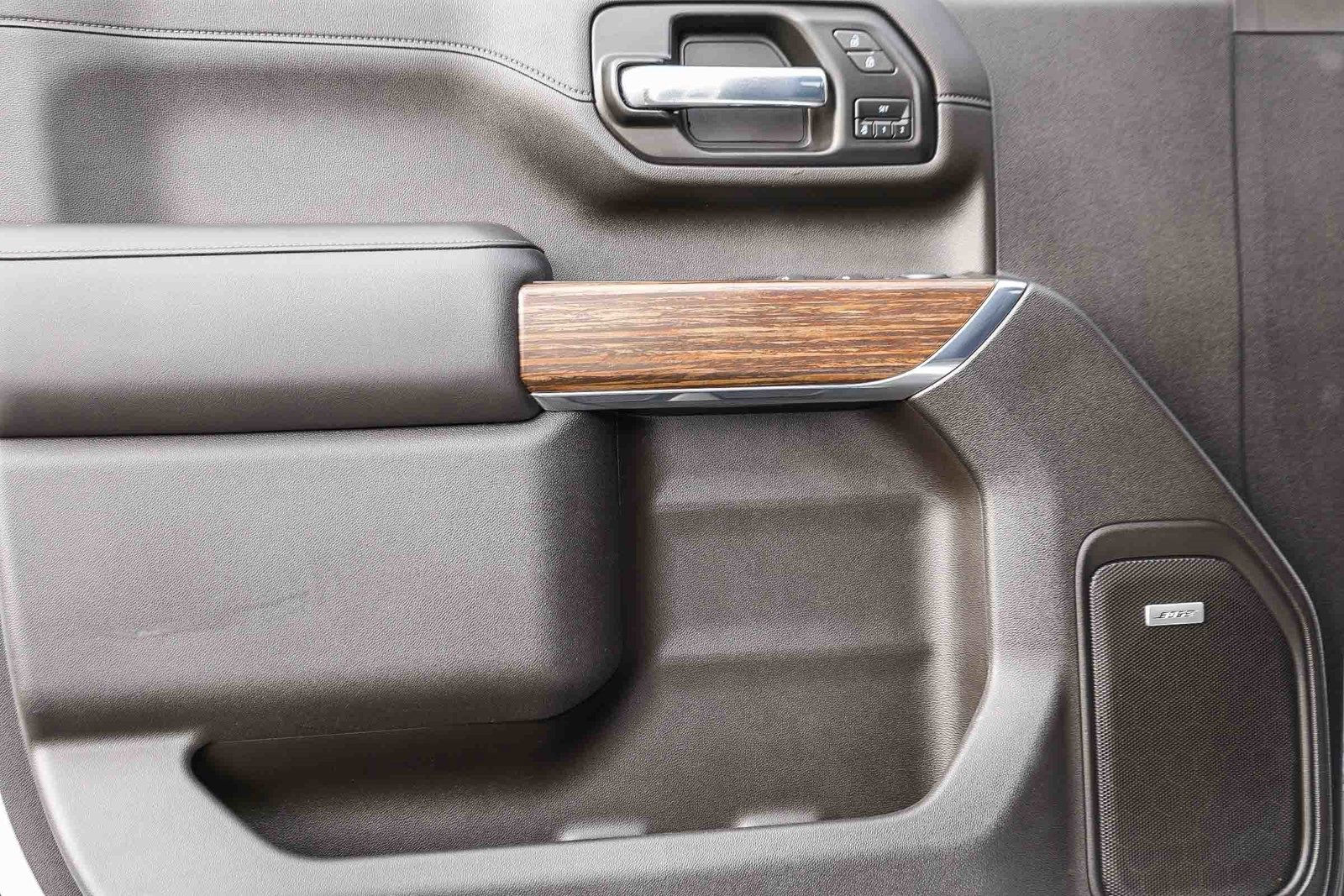 Used 2022 Chevrolet Silverado 2500 High Country w/ Safety Package II image 21