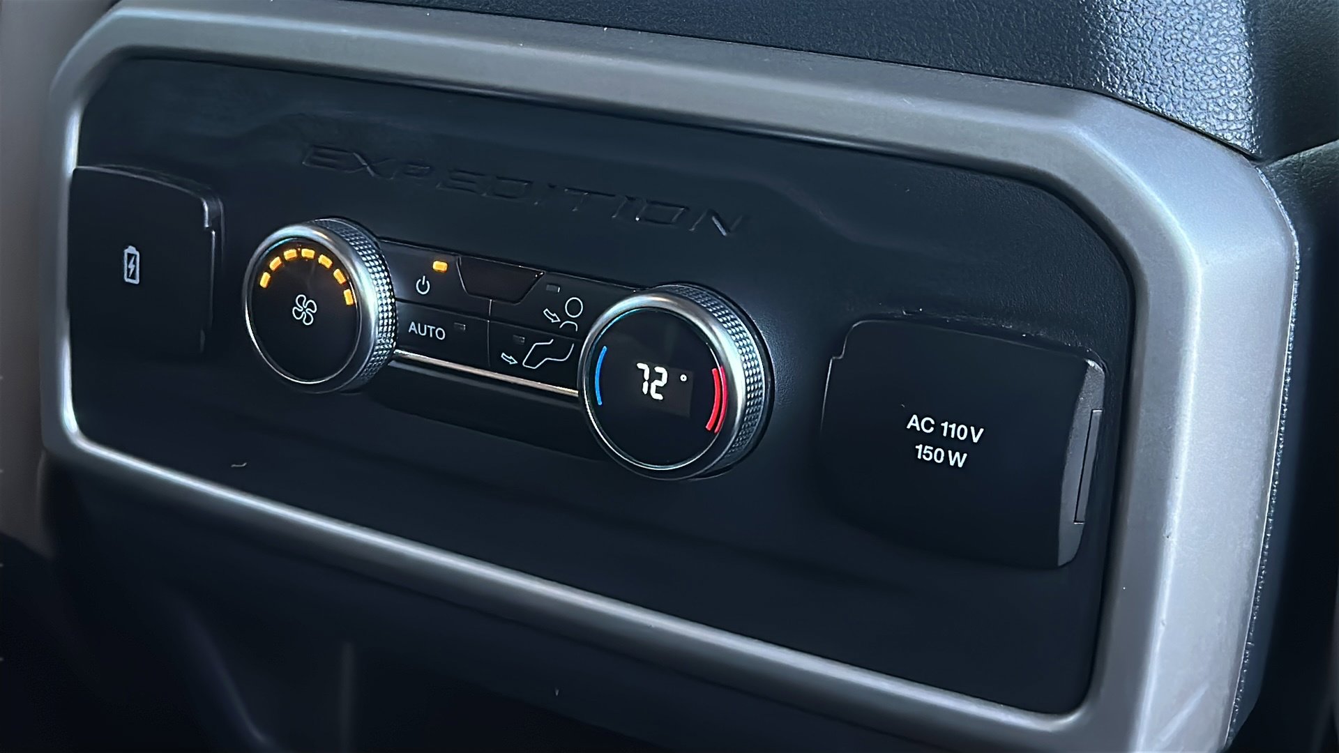 Used 2024 Ford Expedition XLT image 53