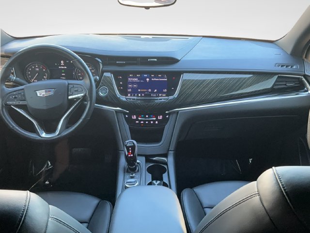 Used 2022 Cadillac XT6 Premium Luxury w/ Technology Package FWD image 9