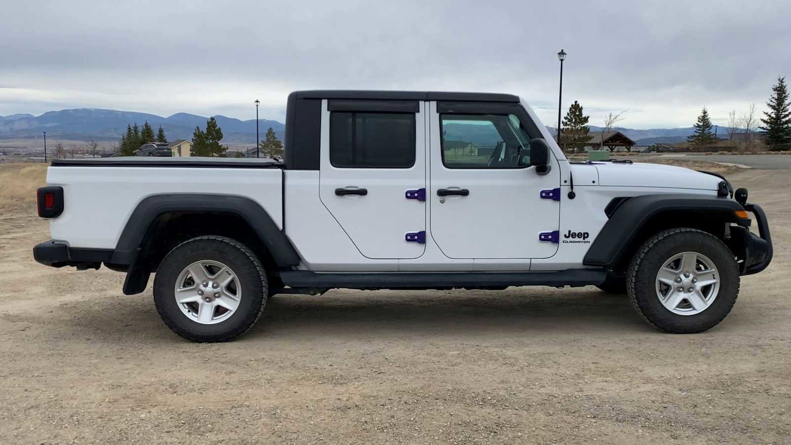 Certified 2020 Jeep Gladiator Sport w/ Quick Order Package 24S image 9