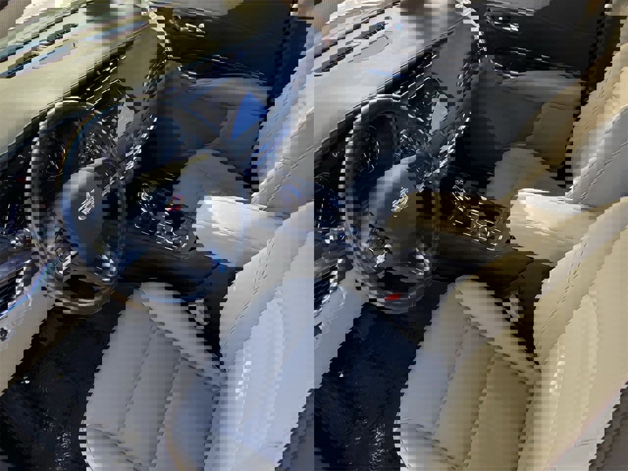 Used 2021 Cadillac XT4 Luxury w/ Cold Weather Package image 19