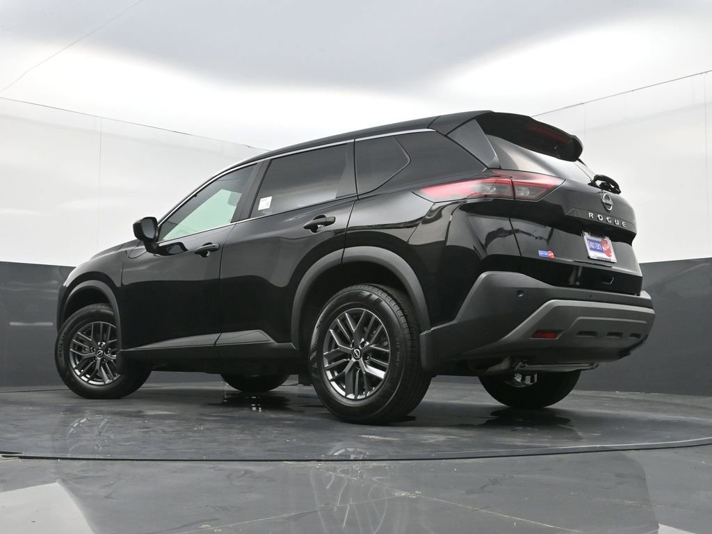 Used 2023 Nissan Rogue S image 25
