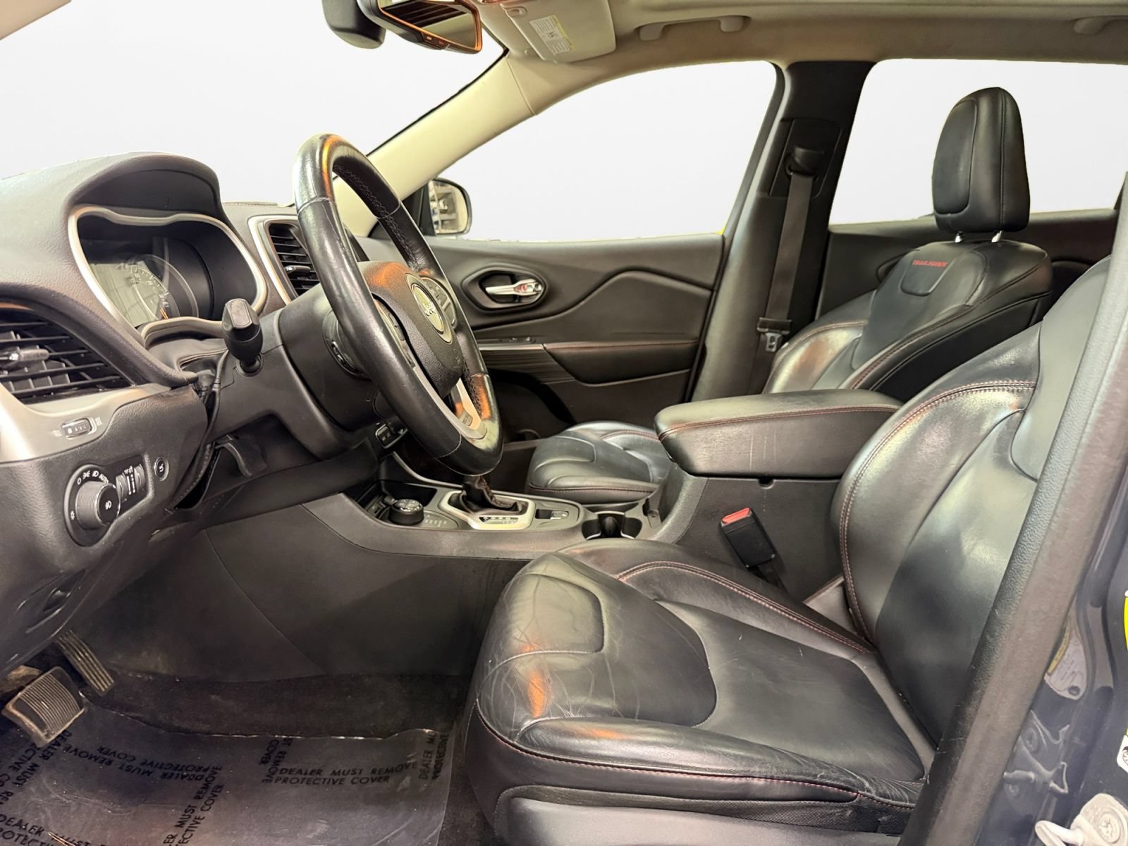 Used 2016 Jeep Cherokee Trailhawk w/ Comfort/Convenience Group AWD/4WD image 10