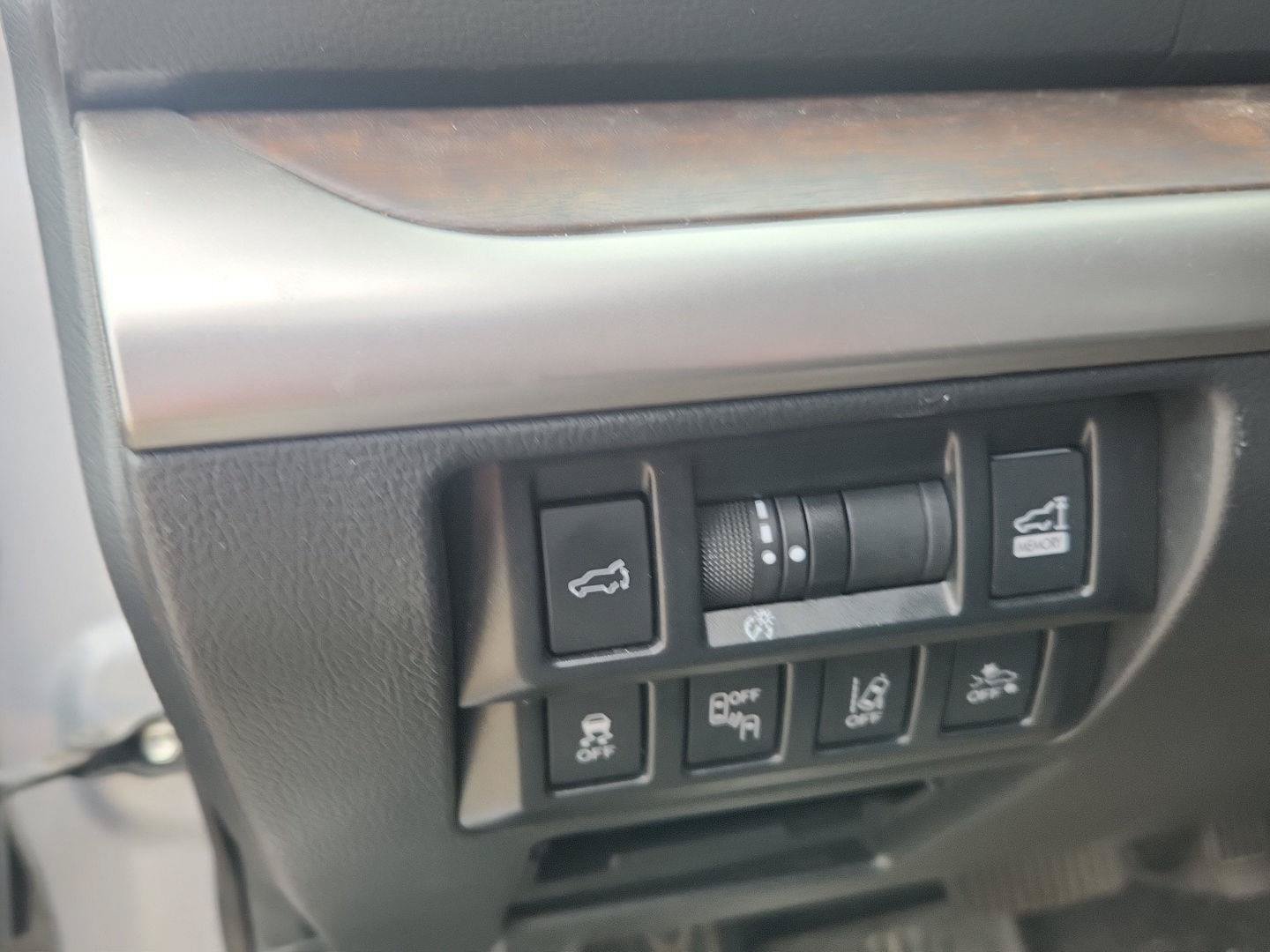 Used 2019 Subaru Outback 2.5i Limited AWD/4WD image 12