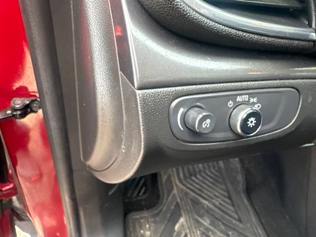 Used 2020 Buick Encore Preferred FWD image 26