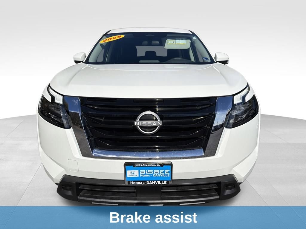 Used 2025 Nissan Pathfinder SV image 11