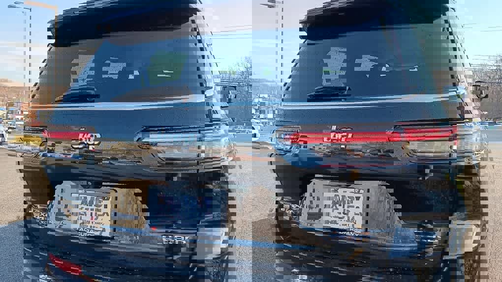 Used 2021 Jeep Grand Cherokee L Laredo w/ Luxury Tech Group I image 6