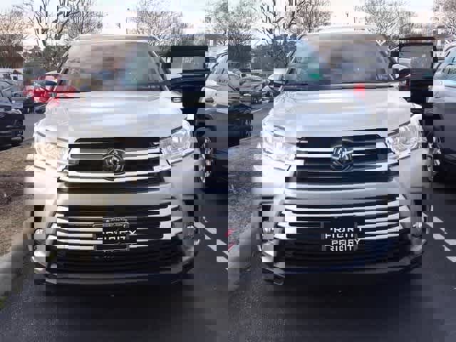 Used 2019 Toyota Highlander Plus image 2
