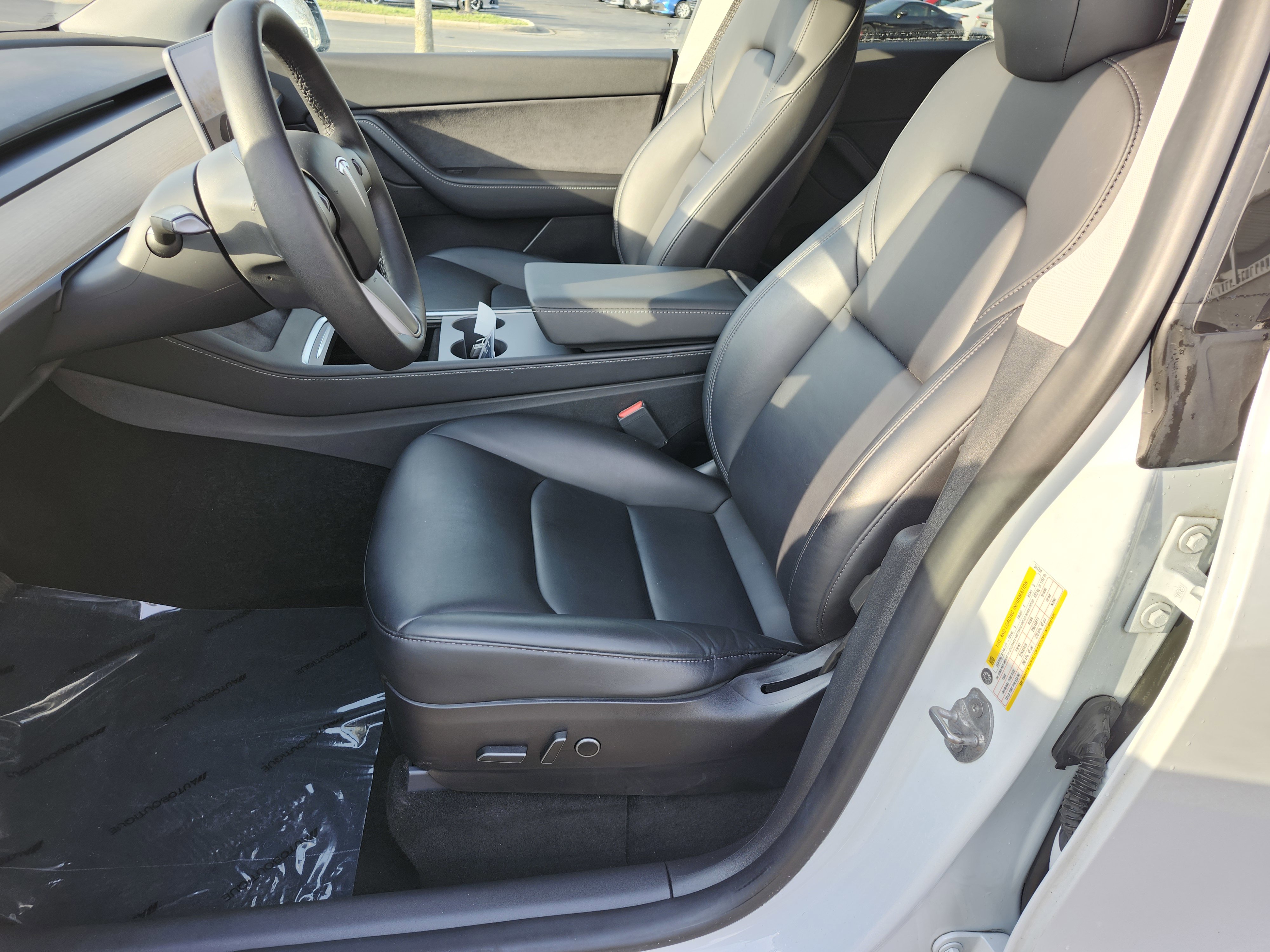 Used 2021 Tesla Model Y Long Range AWD/4WD image 23