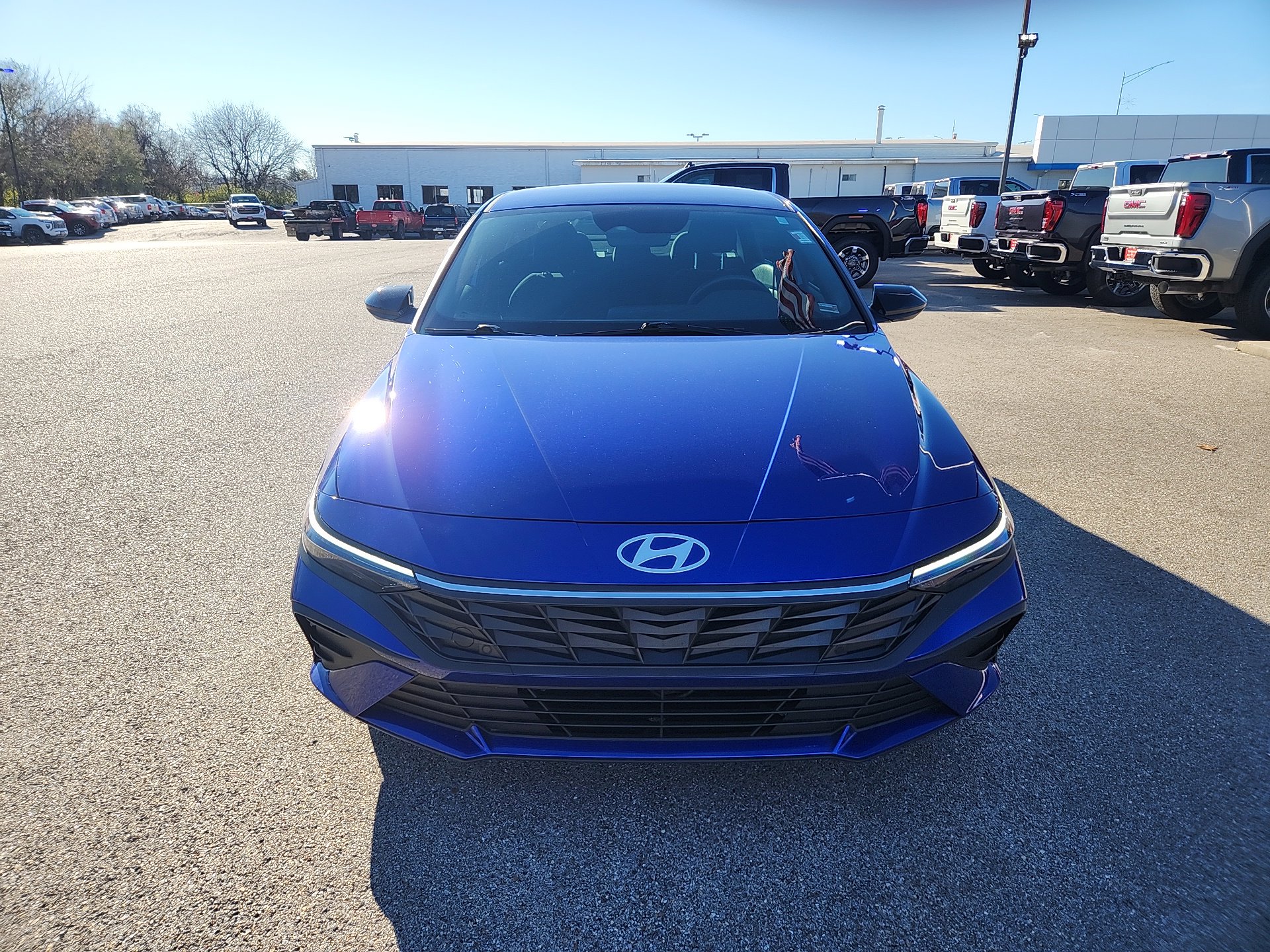 Used 2025 Hyundai Elantra SEL w/ Cargo Package image 3