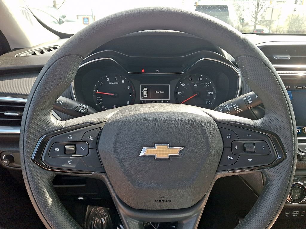 Used 2023 Chevrolet TrailBlazer LT w/ Convenience Package FWD image 18