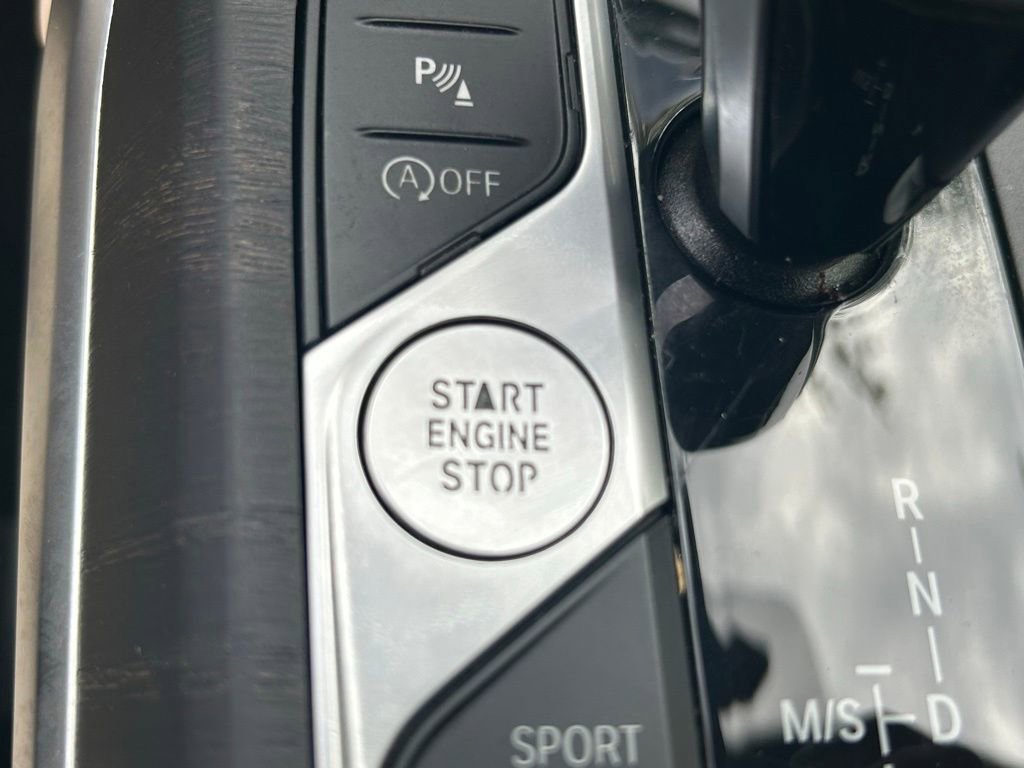 Used 2022 BMW 330i Sedan w/ Driving Assistance Package image 43