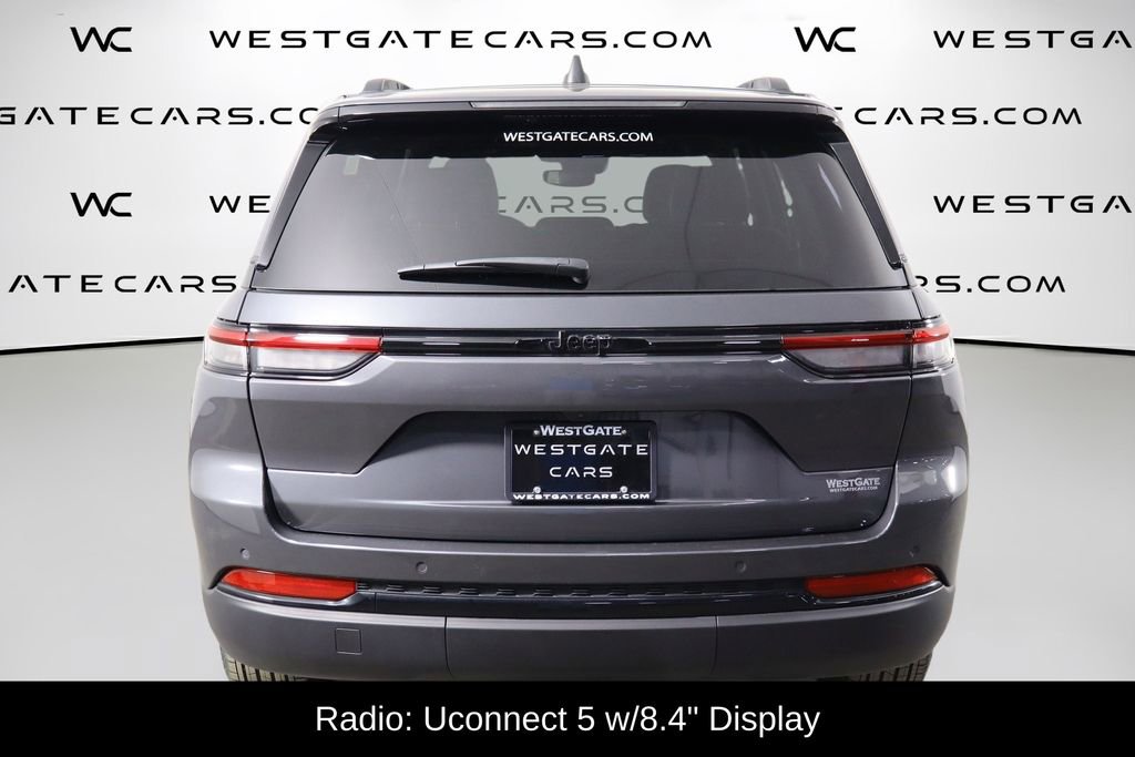 Used 2024 Jeep Grand Cherokee Altitude image 4