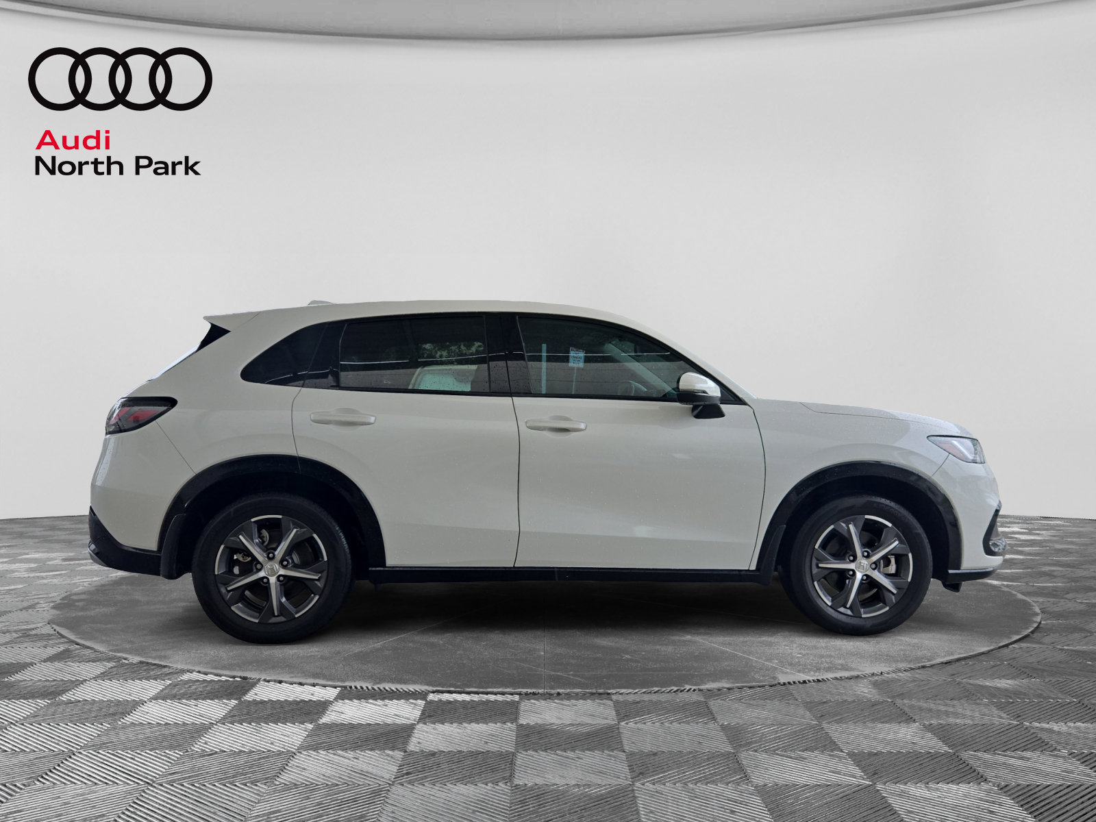 Used 2025 Honda HR-V EX-L image 6