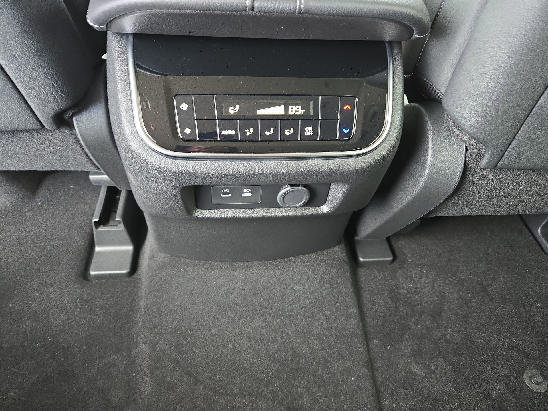 New 2026 Nissan Armada SV image 18