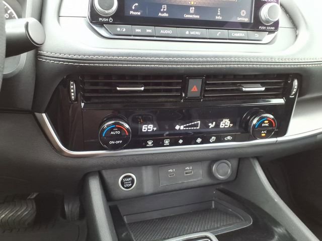 Used 2021 Nissan Rogue SV image 12