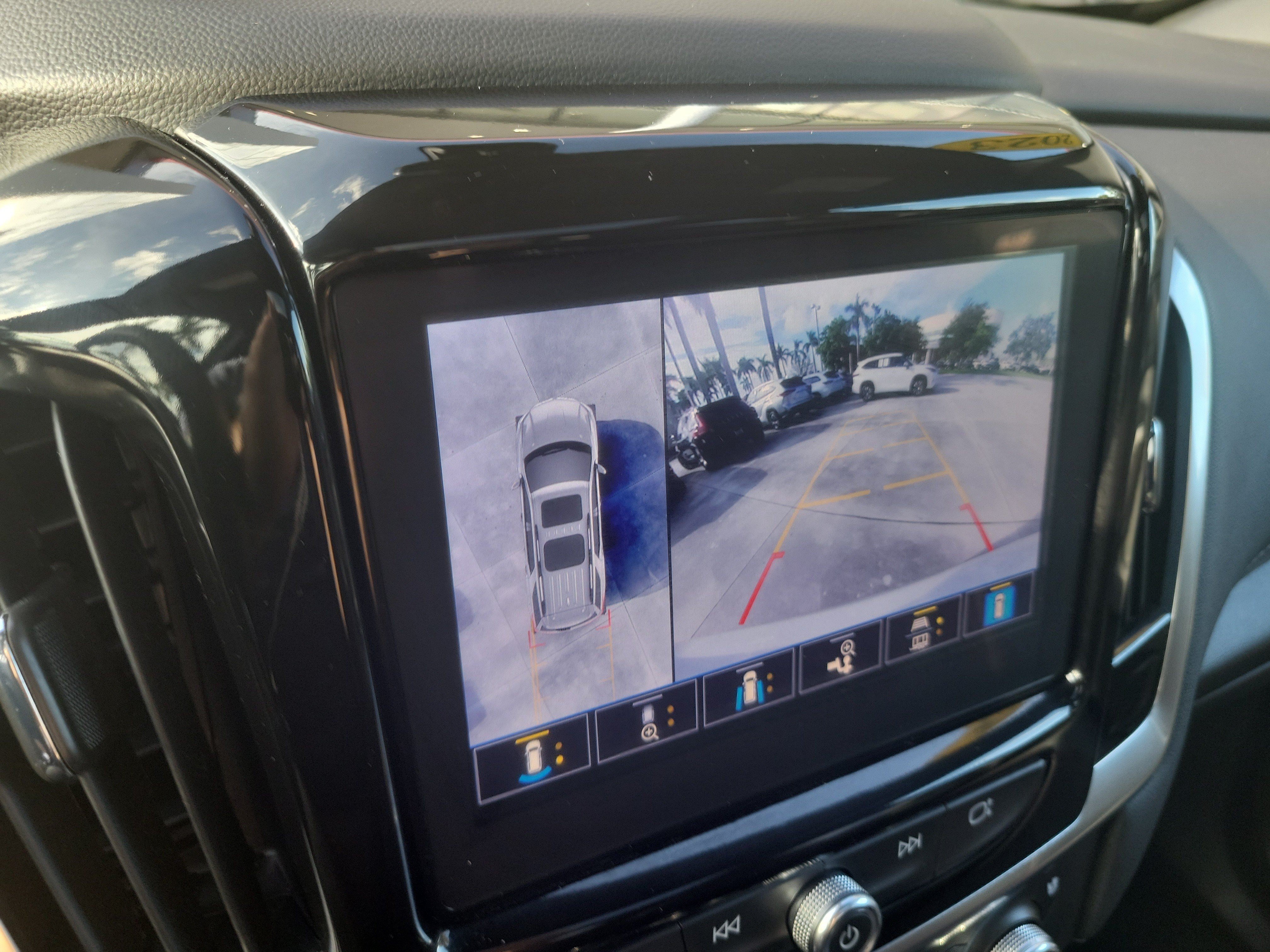 Used 2023 Chevrolet Traverse High Country FWD image 37