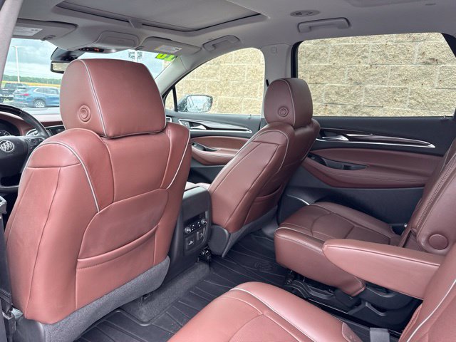 Used 2018 Buick Enclave Avenir w/ Avenir Technology Package AWD/4WD image 15