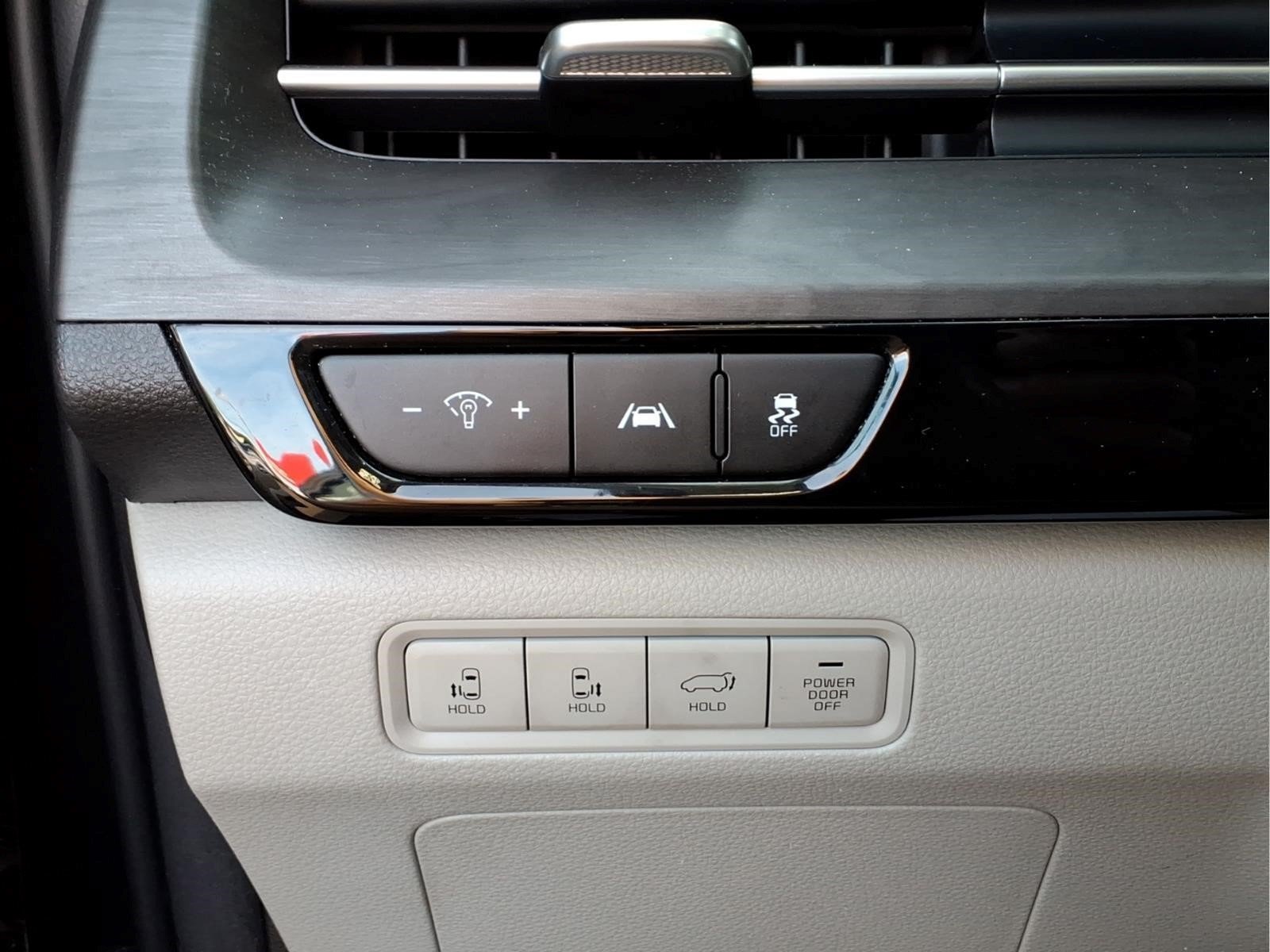 Used 2022 Kia Carnival EX FWD image 21