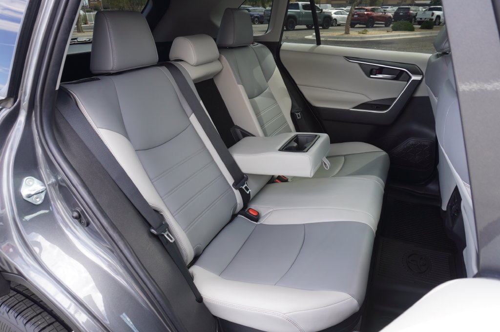 Used 2021 Toyota RAV4 XLE Premium AWD/4WD image 10