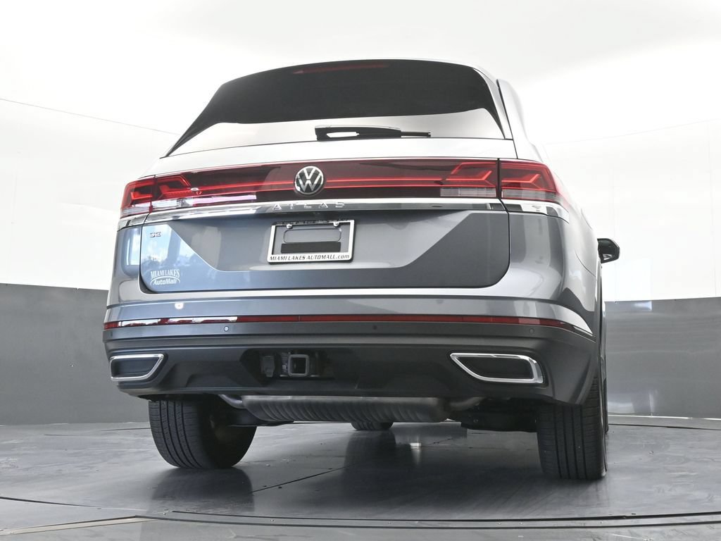 Used 2024 Volkswagen Atlas SE w/ Panoramic Sunroof Package FWD image 60
